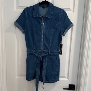 Denim romper with zipper and waist tie belt - Shorts with pockets